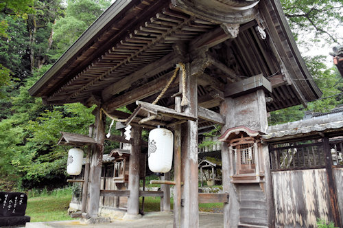 大川神社中門