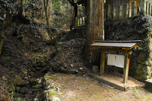 六柱神社の手水舎